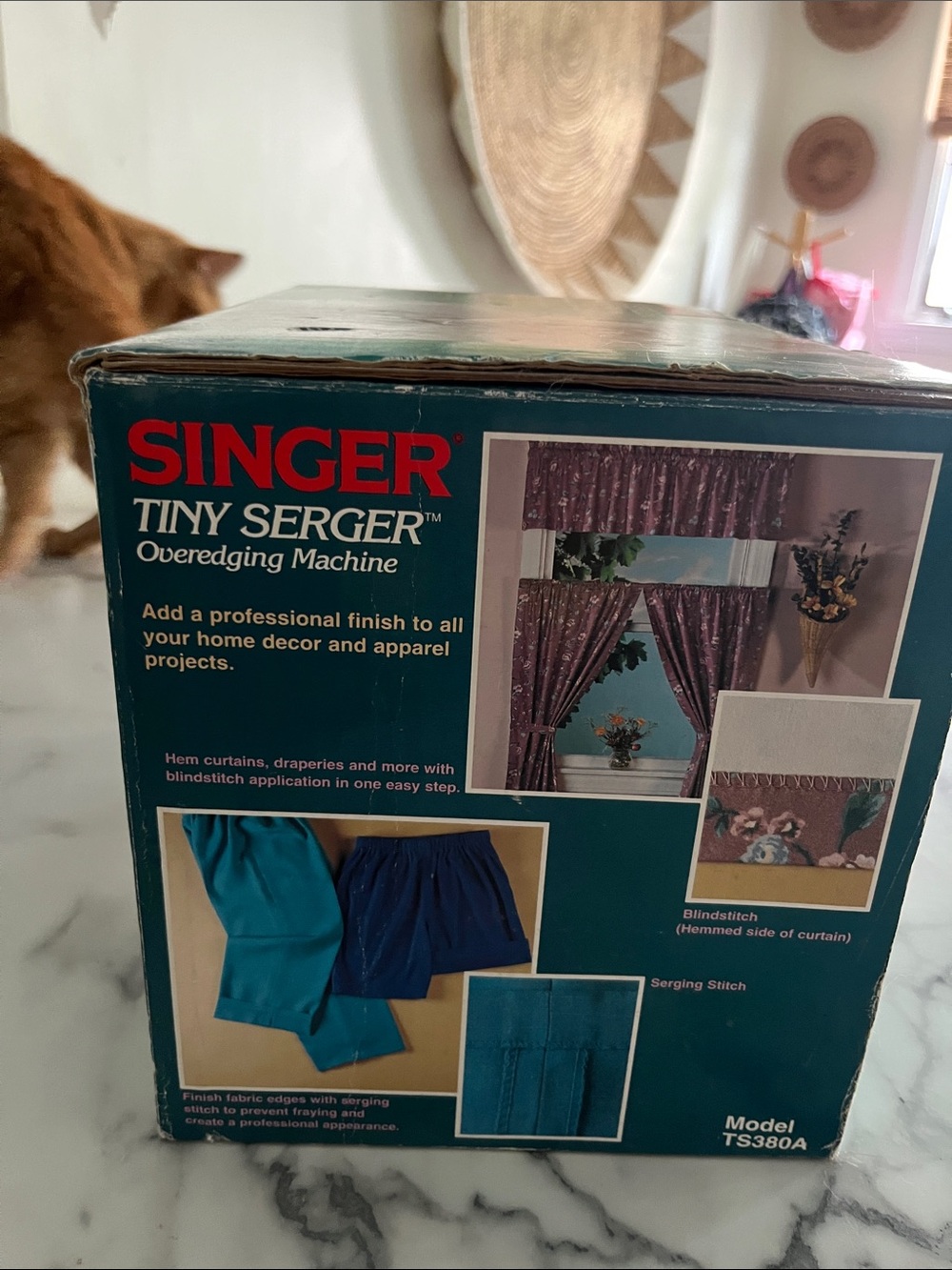 Mini serger - Picture 2 of 6